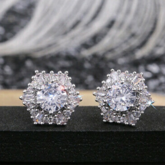 925 Silver Stud Earrings for Women A Pair/set - Picture 7 of 8